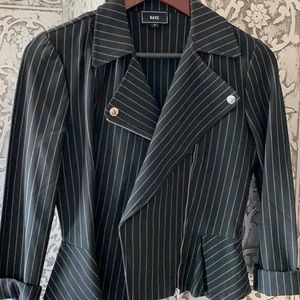 Women’s black and white pin stripped jacket. Med